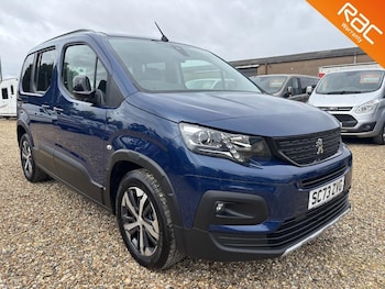 2024 - AUTOMATIC WHEELCHAIR ACCESSIBLE VEHICLE AUTO WAV GT LINE 1.5 5-Door