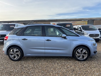 Used Citroen C4 Picasso 2016 for sale - 76982799: Photo
