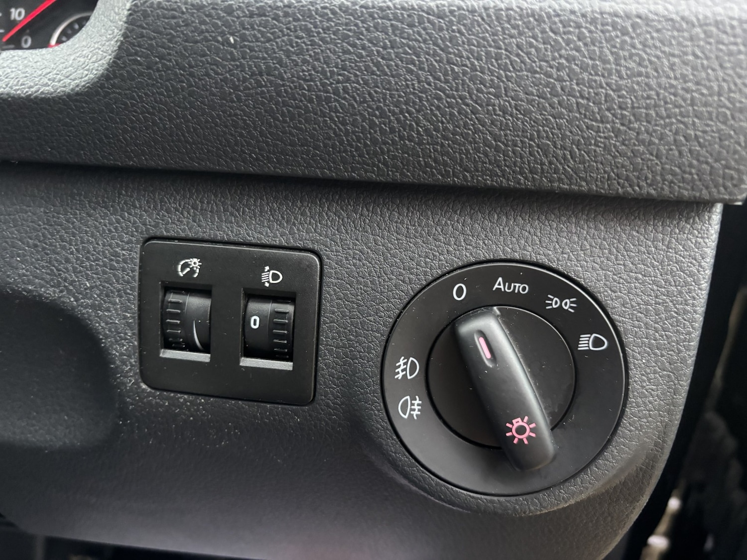 Used Volkswagen Caddy Maxi Life 2019 for sale - 77465651: Photo 19