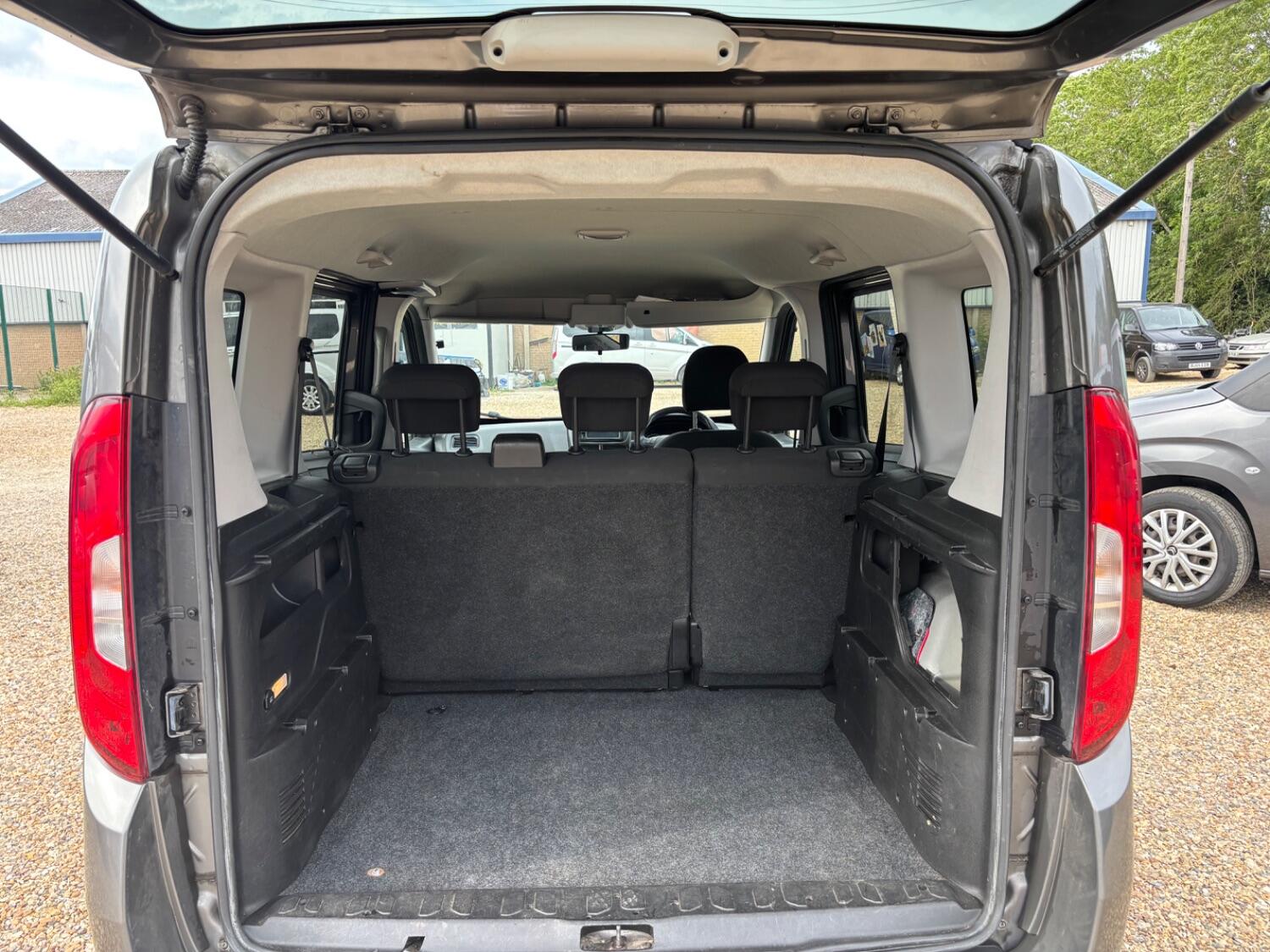 Used Fiat Doblo 2018 for sale - 76793536: Photo 8