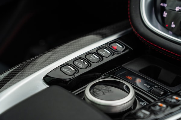 Used Aston Martin DBX 2022 for sale - 75393810: Photo 32