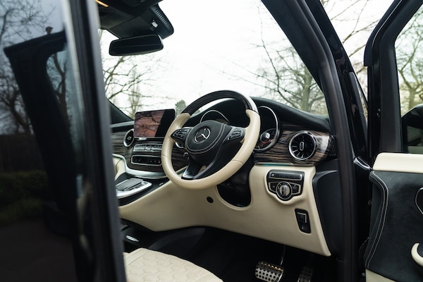 Used Mercedes-Benz V-Class 2023 for sale - 75393966: Photo 40