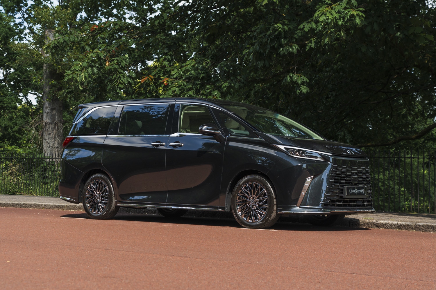 Used Lexus LM 2025 for sale - 76452077: Photo 1