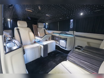 Used Mercedes-Benz V-Class 2024 for sale - 75393708: Photo