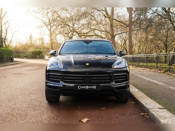 Used Porsche Cayenne 2022 for sale - 77010410: Photo