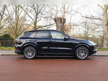 Used Porsche Cayenne 2022 for sale - 77010410: Photo