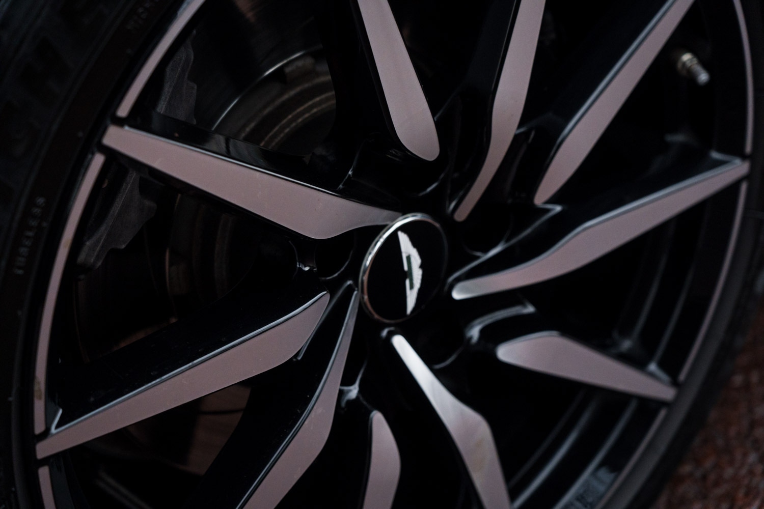 Used Aston Martin DB11 2023 for sale - 77627610: Photo 11