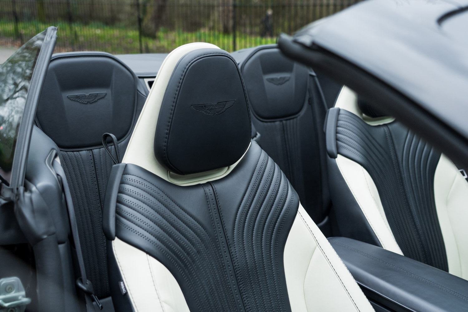 Used Aston Martin DB11 2023 for sale - 77627610: Photo 29