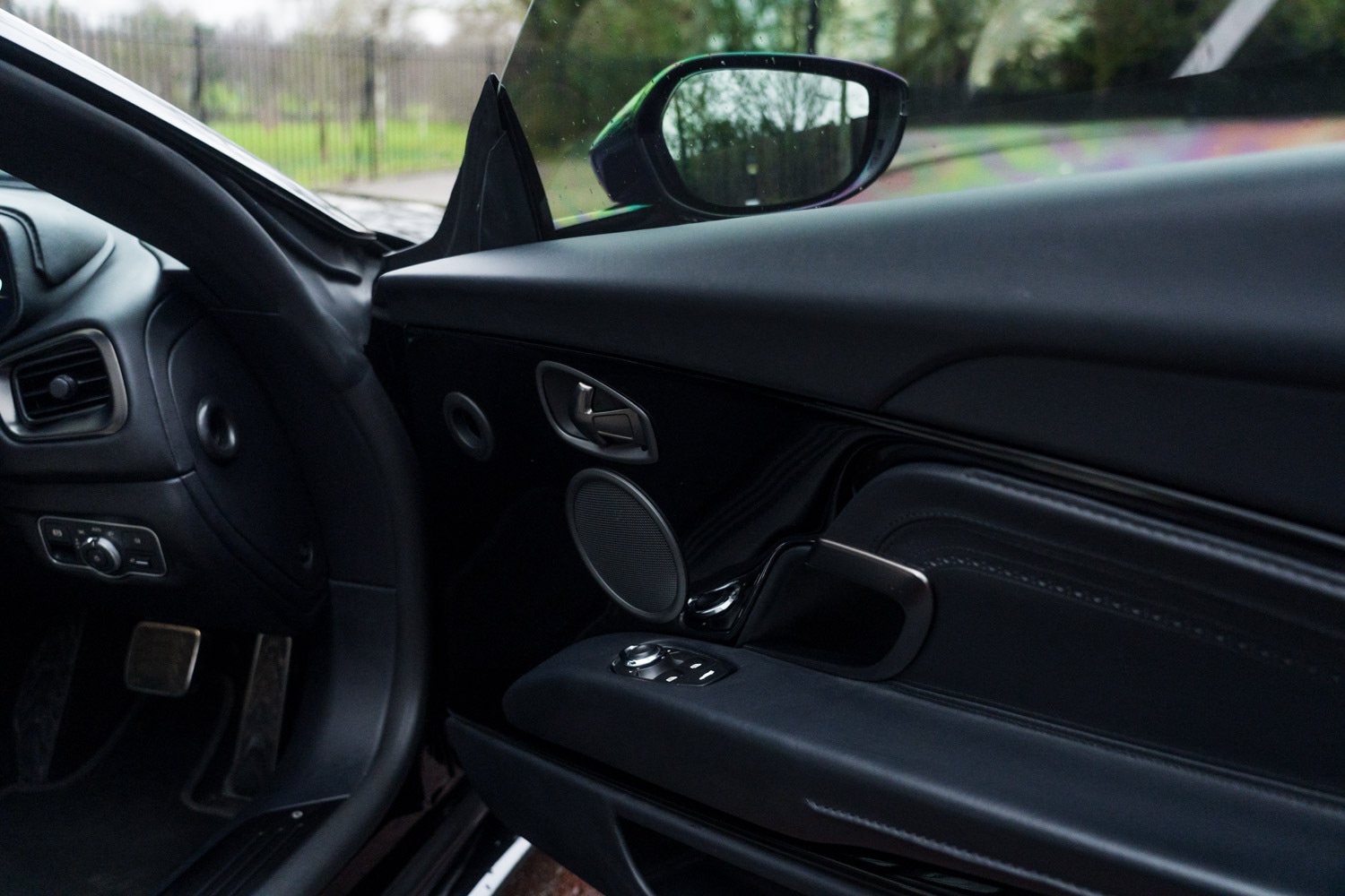 Used Aston Martin DB11 2023 for sale - 77627610: Photo 48