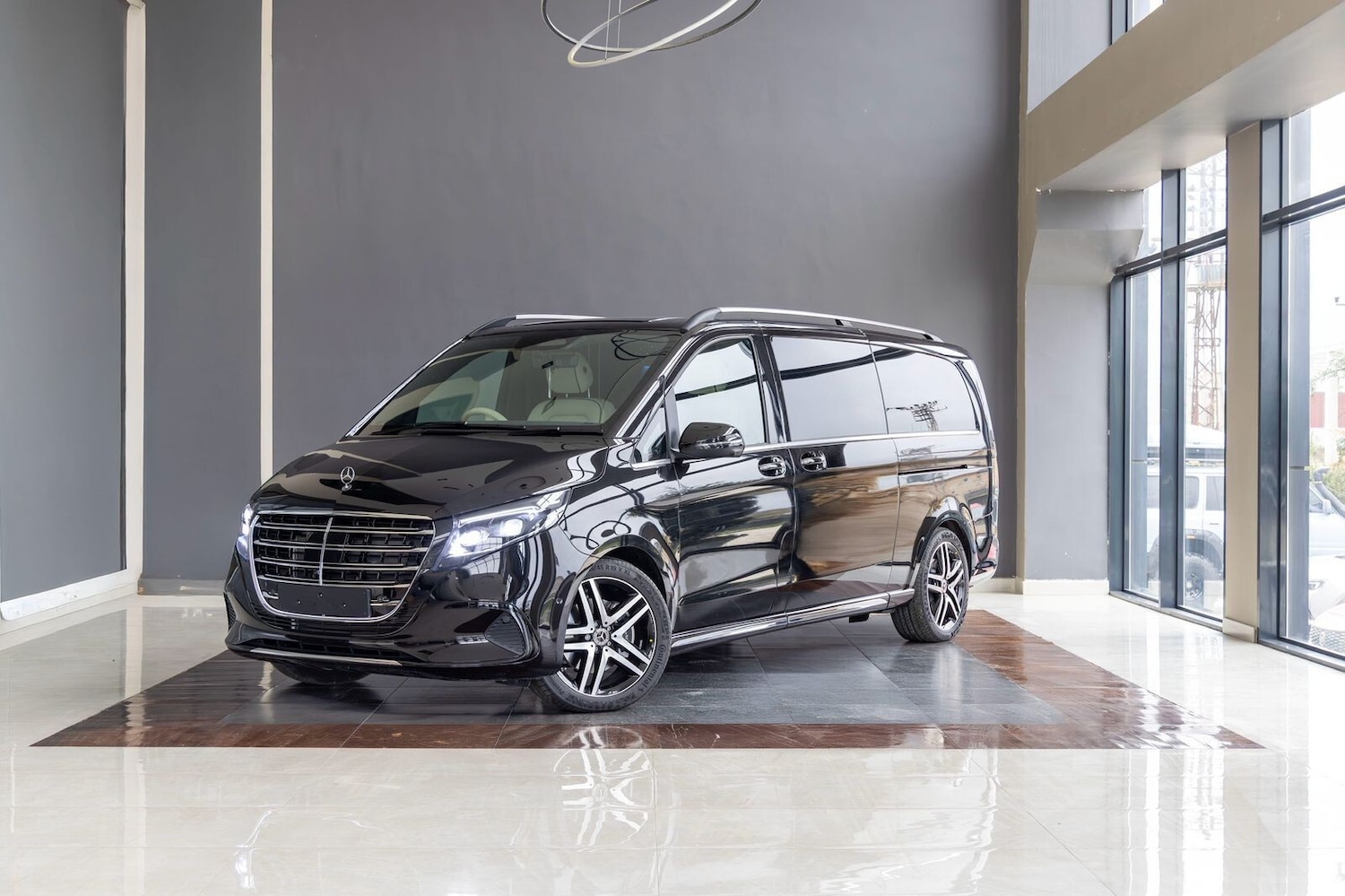 Used Mercedes-Benz V-Class 2025 for sale - 76321956: Photo 2