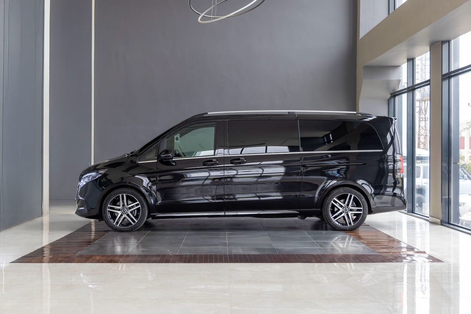 Used Mercedes-Benz V-Class 2025 for sale - 76321956: Photo 4