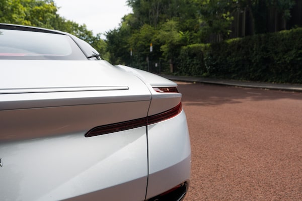 Used Aston Martin DB11 2018 for sale - 75393270: Photo 13