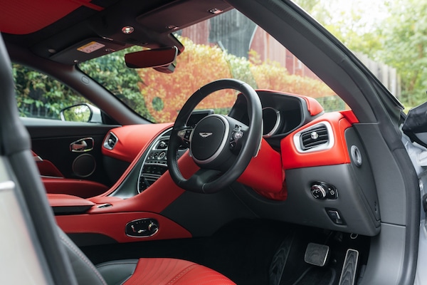 Used Aston Martin DB11 2018 for sale - 75393270: Photo 19