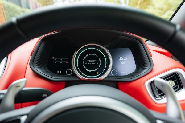 Used Aston Martin DB11 2018 for sale - 75393270: Photo 24