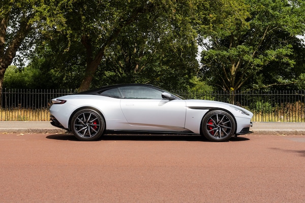 Used Aston Martin DB11 2018 for sale - 75393270: Photo 3