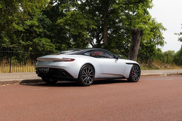 Used Aston Martin DB11 2018 for sale - 75393270: Photo 4