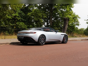 Used Aston Martin DB11 2018 for sale - 75393270: Photo
