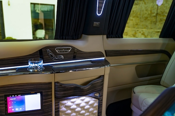 Used Mercedes-Benz V-Class 2023 for sale - 75393584: Photo 10