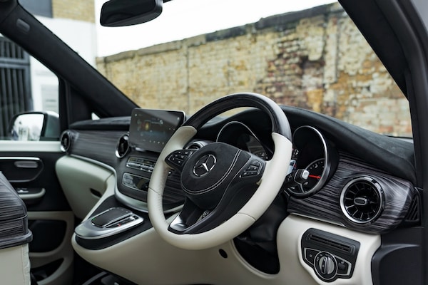 Used Mercedes-Benz V-Class 2023 for sale - 75393584: Photo 32