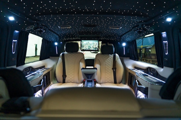 Used Mercedes-Benz V-Class 2023 for sale - 75393584: Photo 4