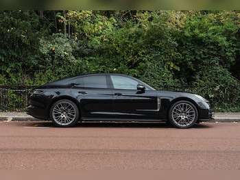 Used Porsche Panamera 2023 for sale - 76344155: Photo 3