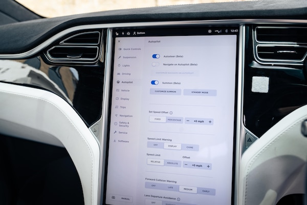 Used Tesla Model X 2017 for sale - 75393351: Photo 14