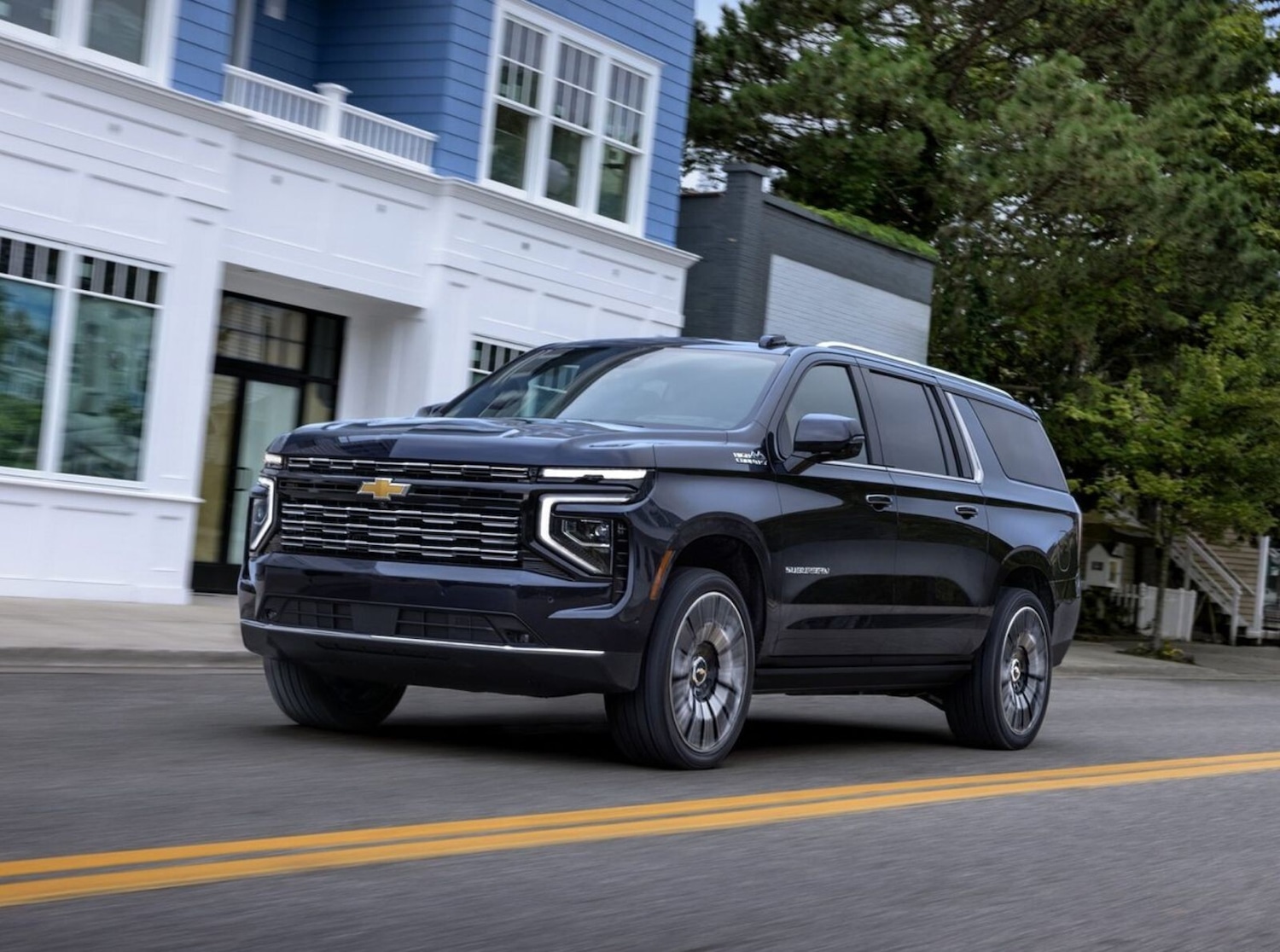 Used Chevrolet Suburban 2025 for sale - 76332142: Photo 1