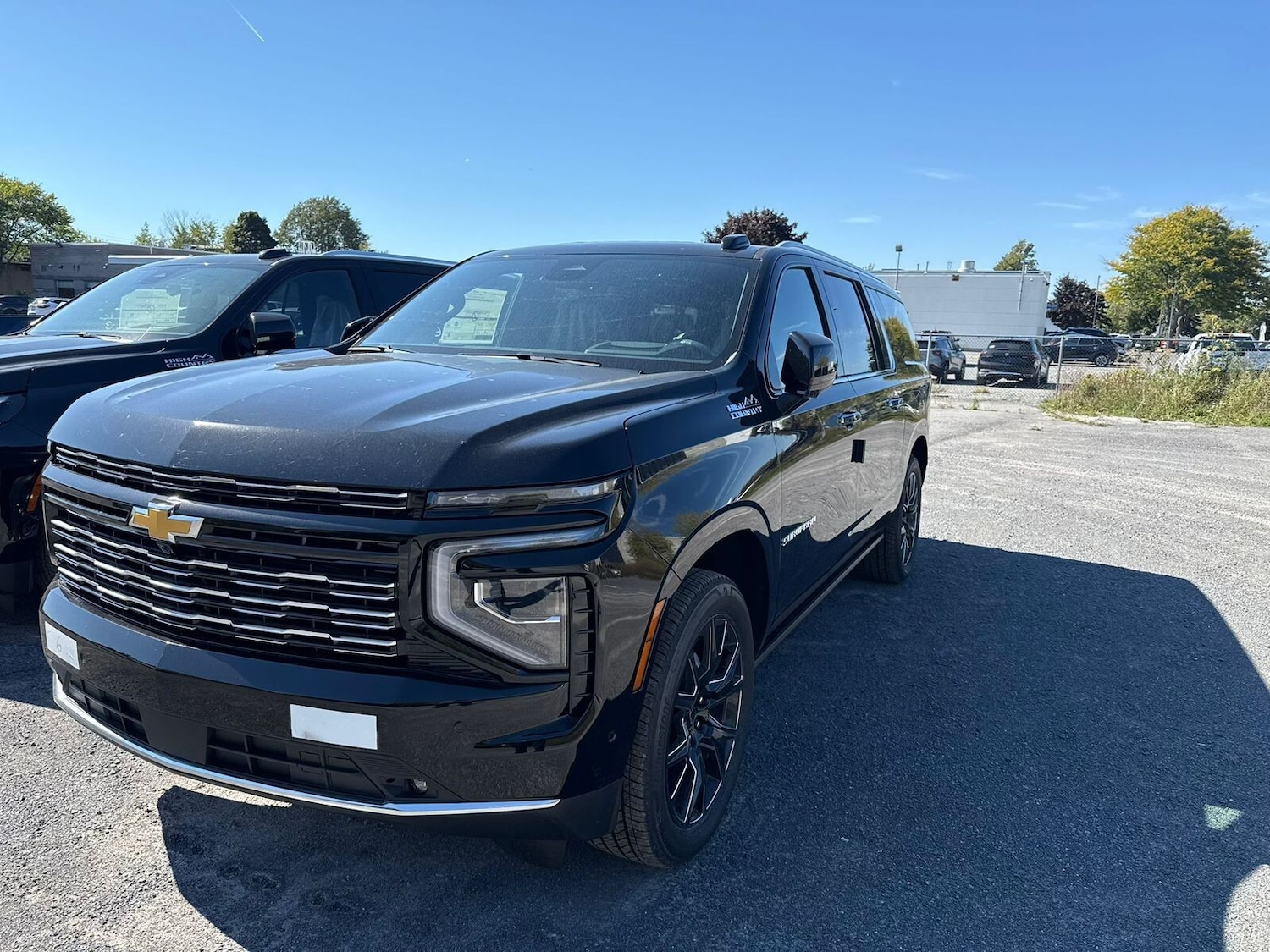 Used Chevrolet Suburban 2025 for sale - 76332142: Photo 2