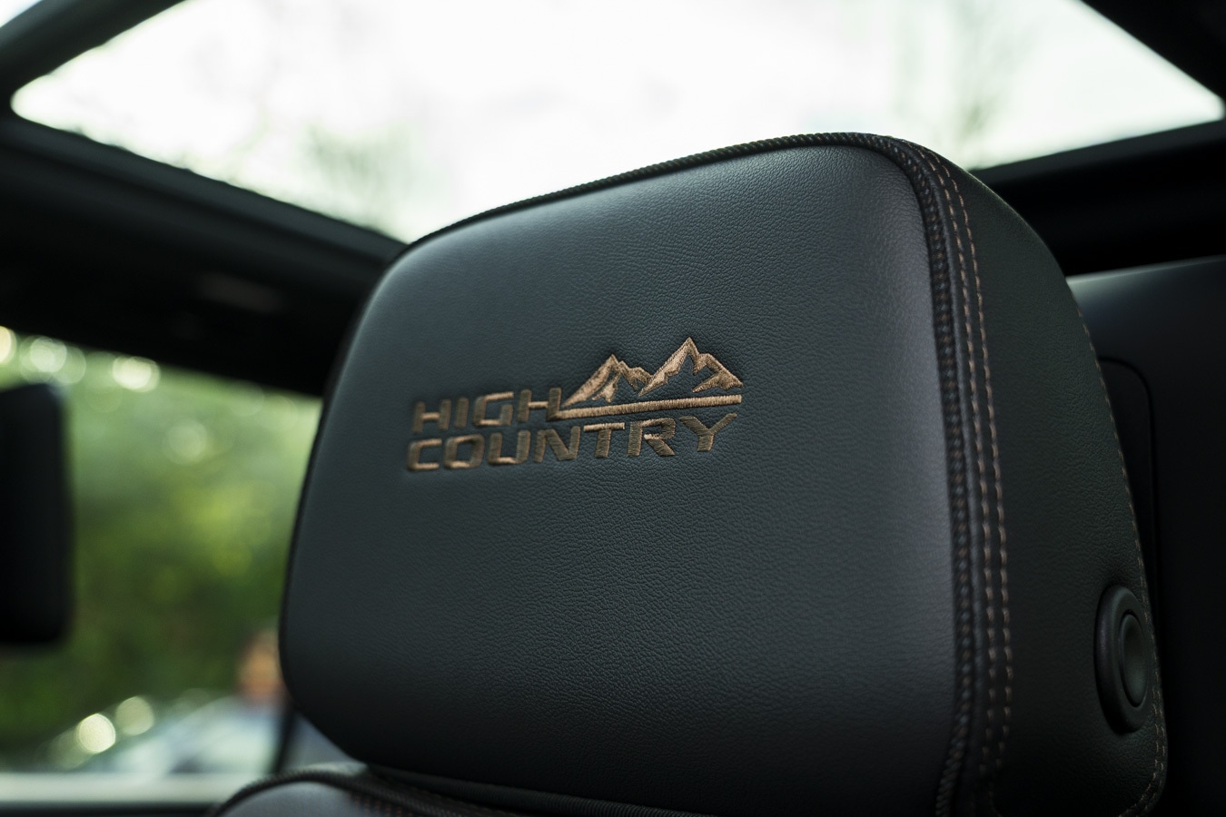 Used Chevrolet Suburban 2025 for sale - 76332142: Photo 34