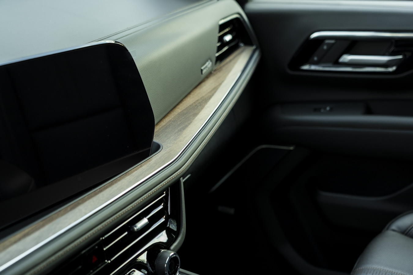 Used Chevrolet Suburban 2025 for sale - 76332142: Photo 35