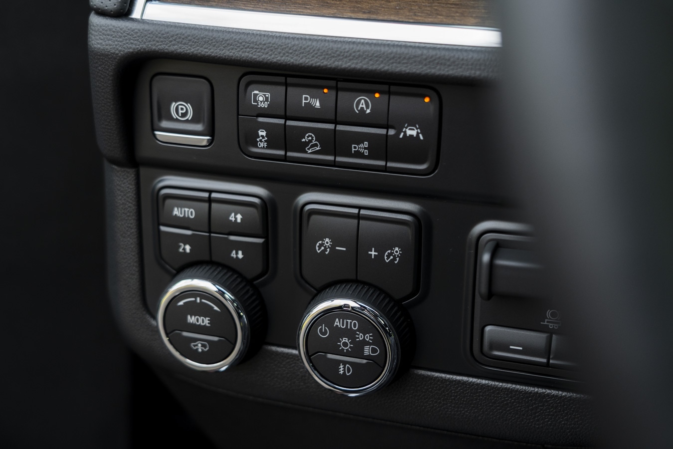 Used Chevrolet Suburban 2025 for sale - 76332142: Photo 44