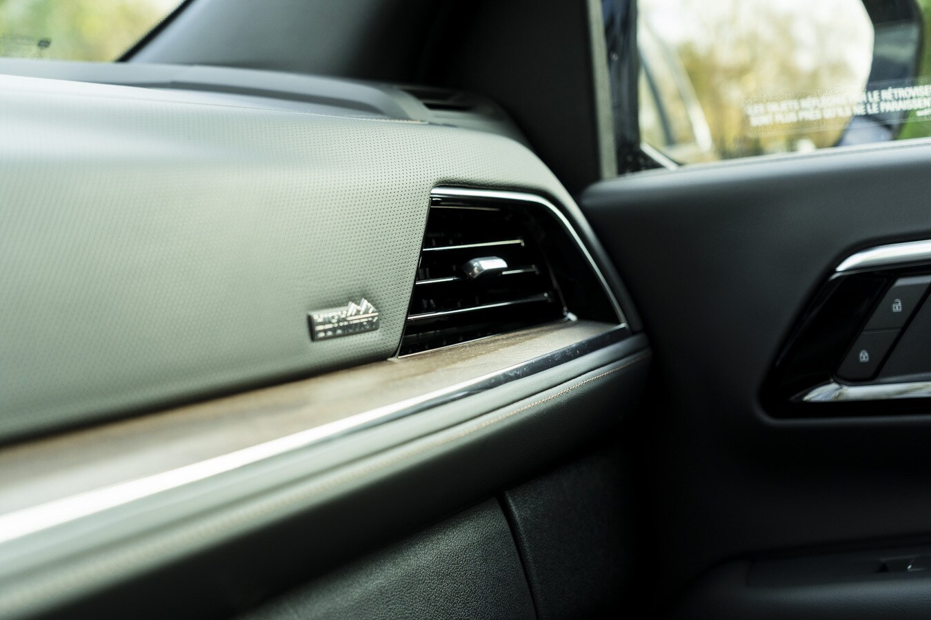 Used Chevrolet Suburban 2025 for sale - 76332142: Photo 46