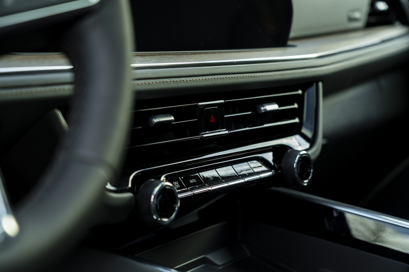 Used Chevrolet Suburban 2025 for sale - 76332142: Photo 50