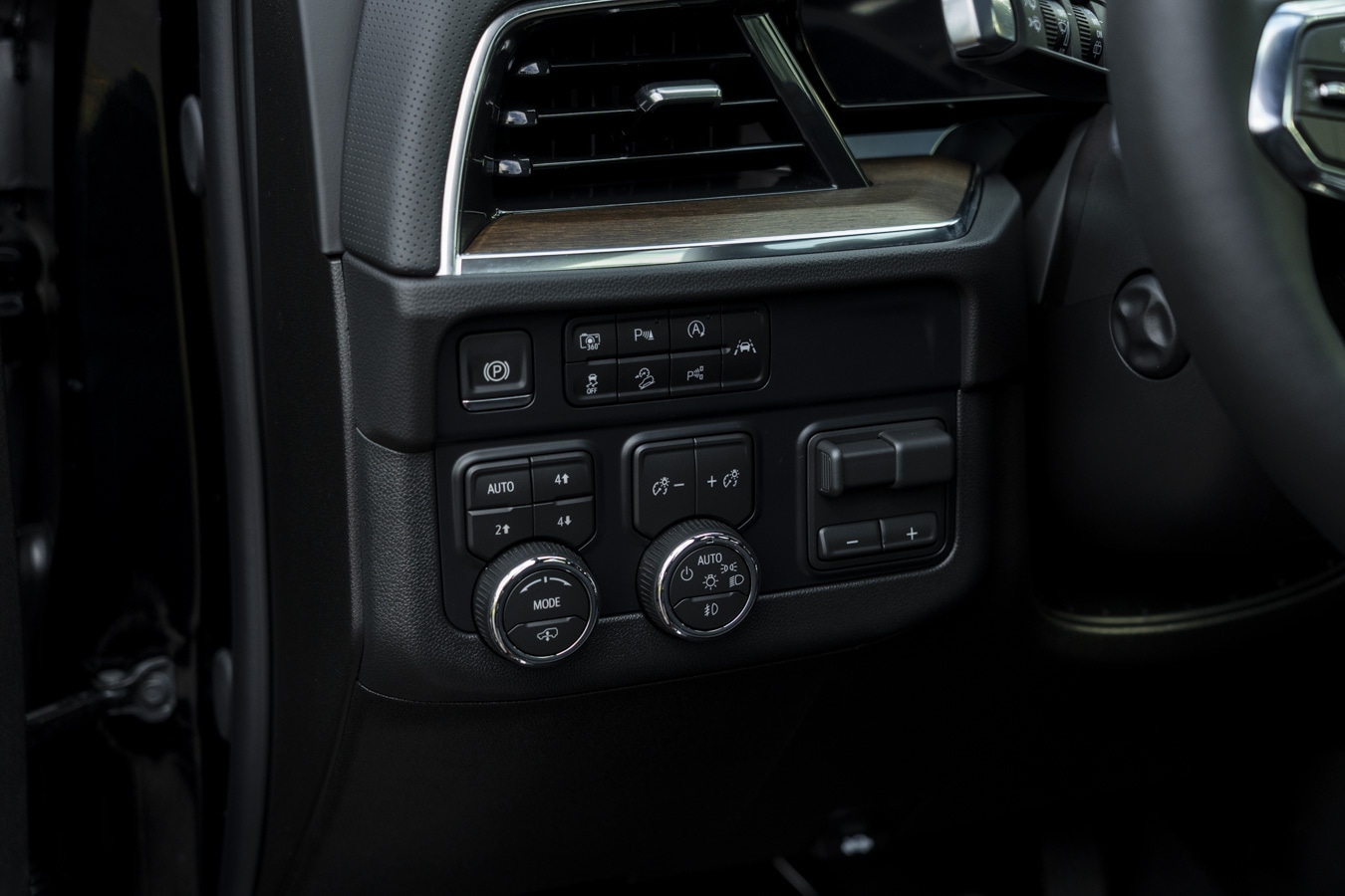 Used Chevrolet Suburban 2025 for sale - 76332142: Photo 52