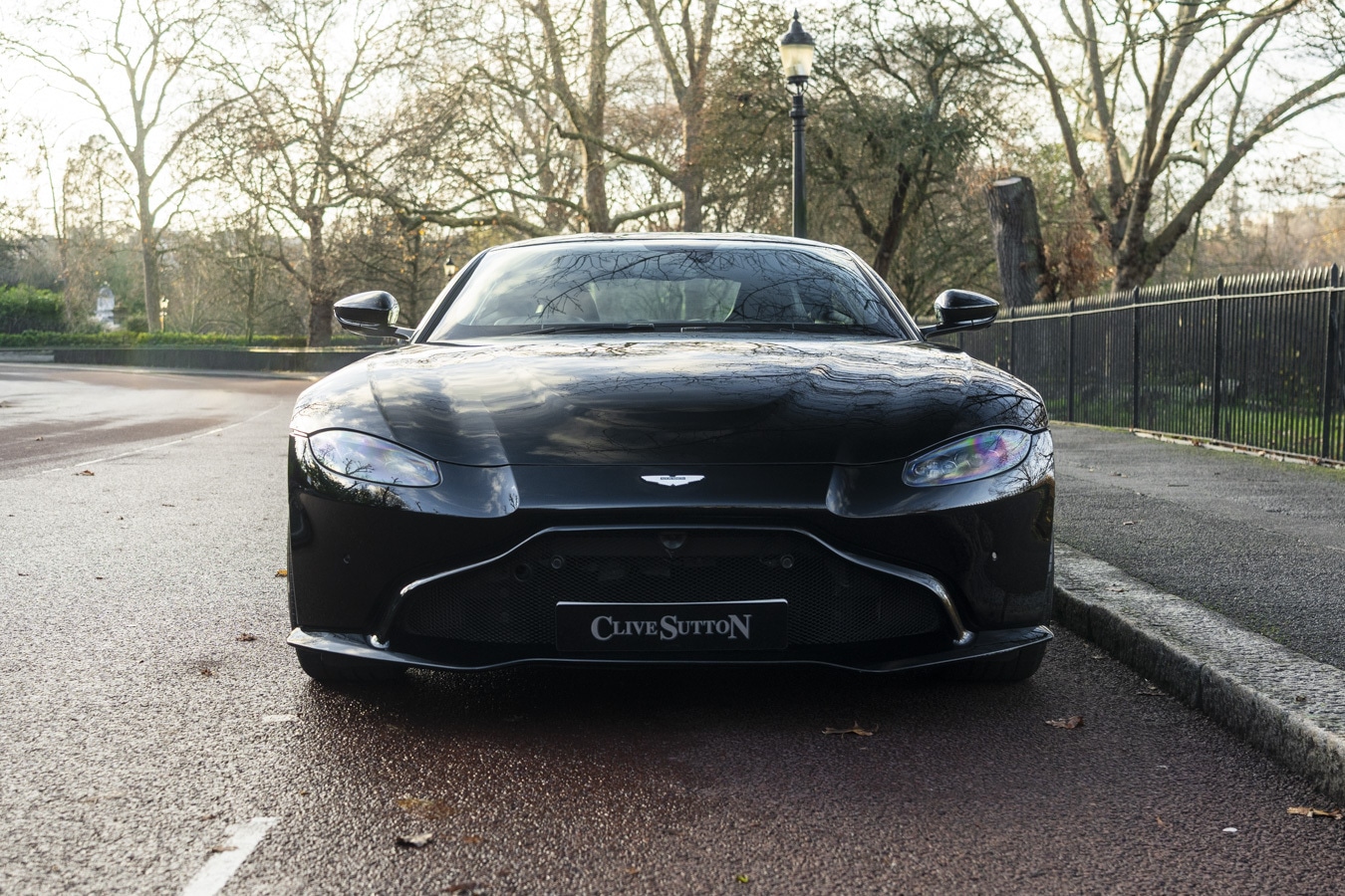 Used Aston Martin Vantage 2018 for sale - 76999415: Photo 2