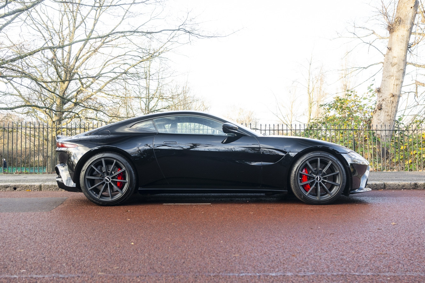Used Aston Martin Vantage 2018 for sale - 76999415: Photo 3