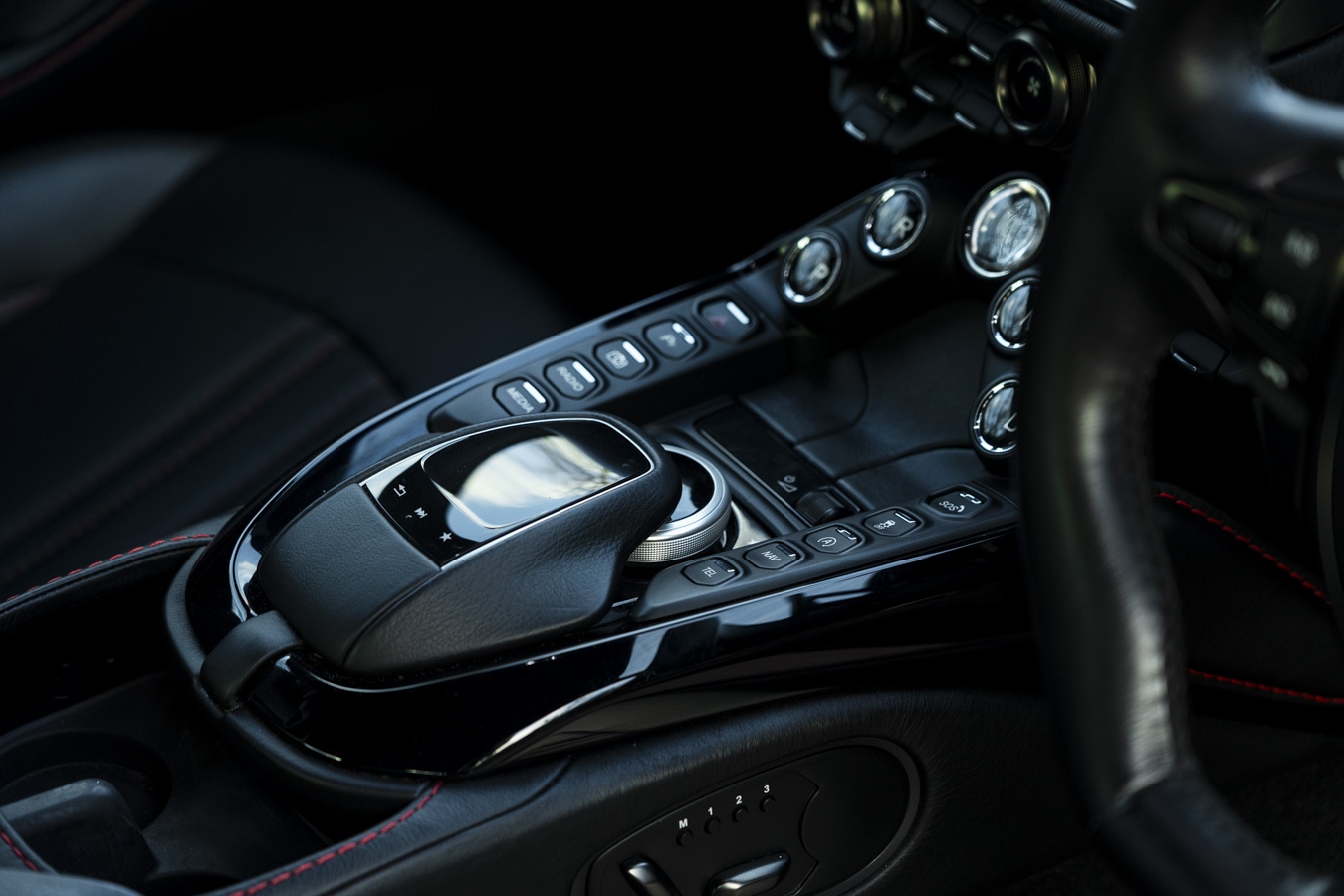 Used Aston Martin Vantage 2018 for sale - 76999415: Photo 31