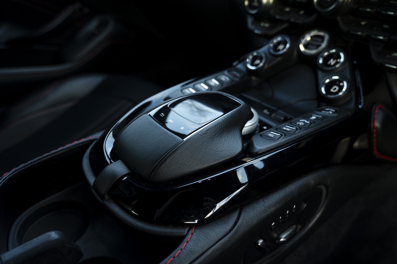 Used Aston Martin Vantage 2018 for sale - 76999415: Photo 34