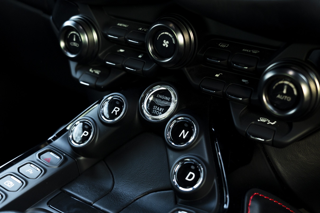 Used Aston Martin Vantage 2018 for sale - 76999415: Photo 40