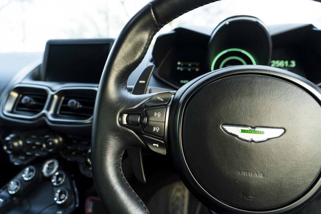 Used Aston Martin Vantage 2018 for sale - 76999415: Photo 42