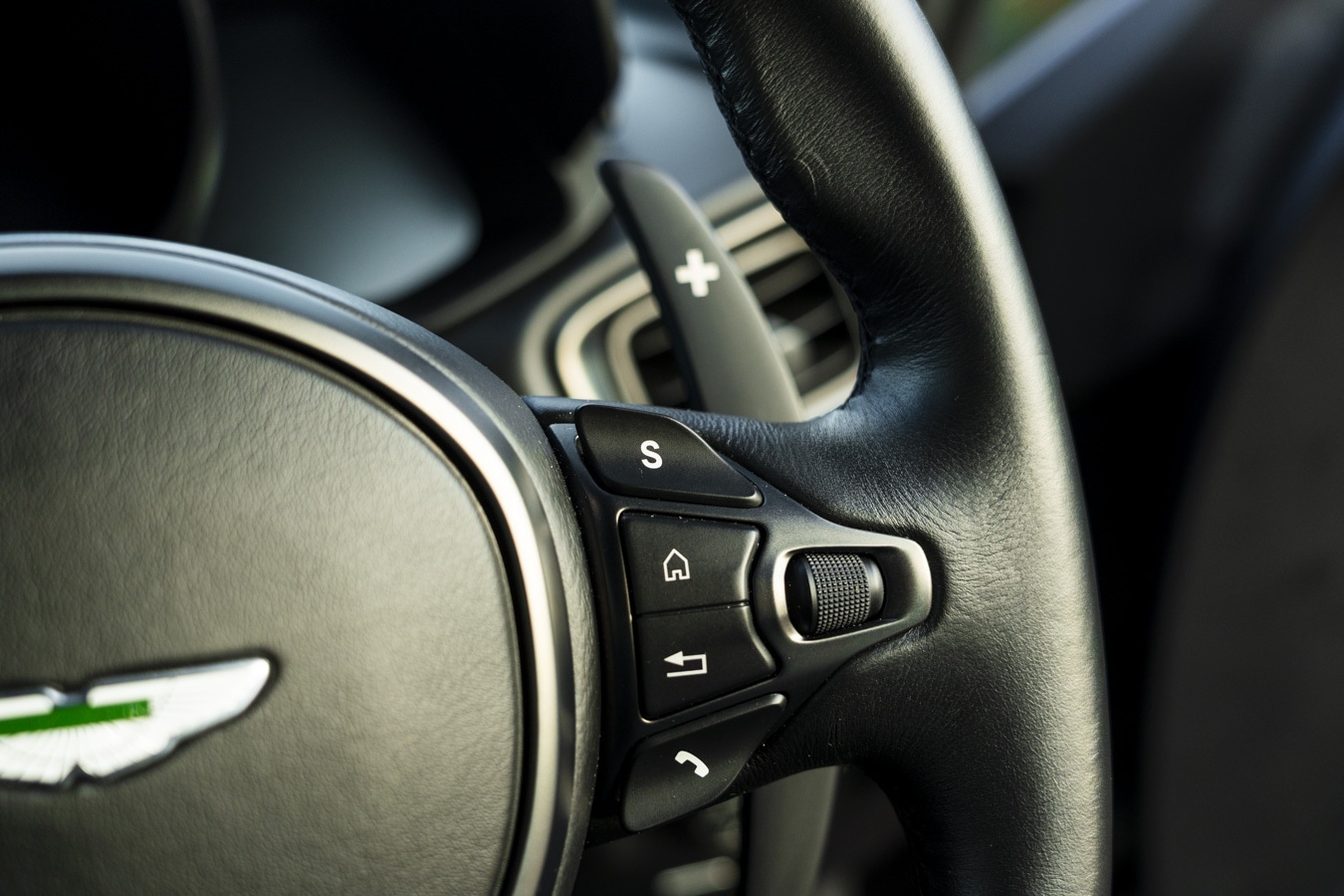 Used Aston Martin Vantage 2018 for sale - 76999415: Photo 45