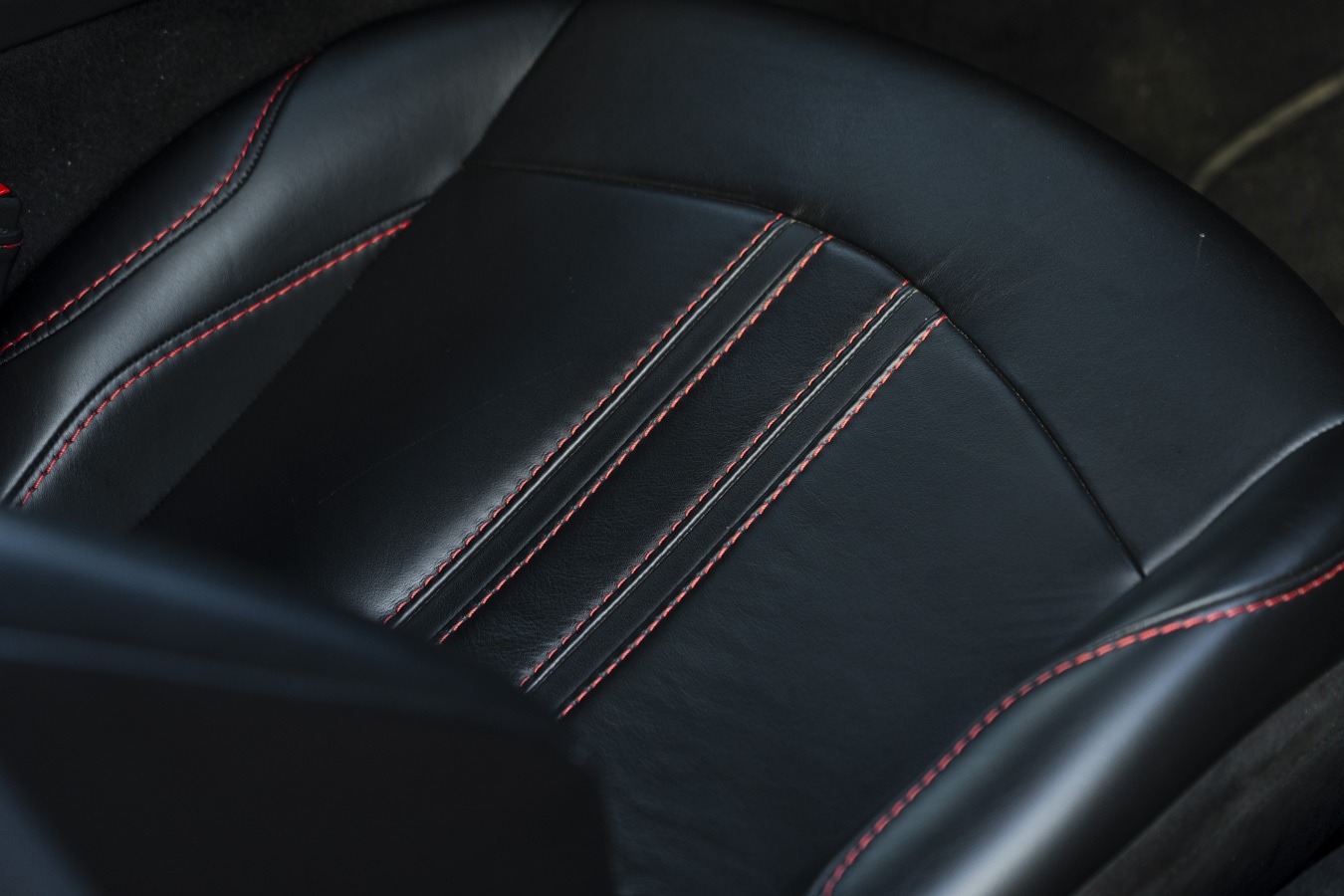 Used Aston Martin Vantage 2018 for sale - 76999415: Photo 54