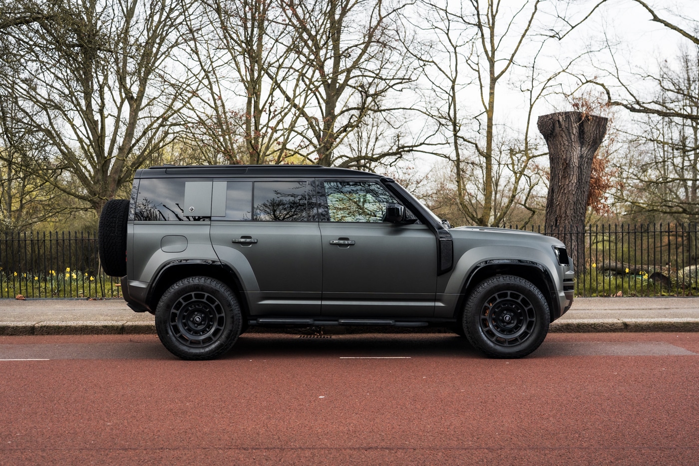 Used Land Rover Defender 2025 for sale - 77810256: Photo 3