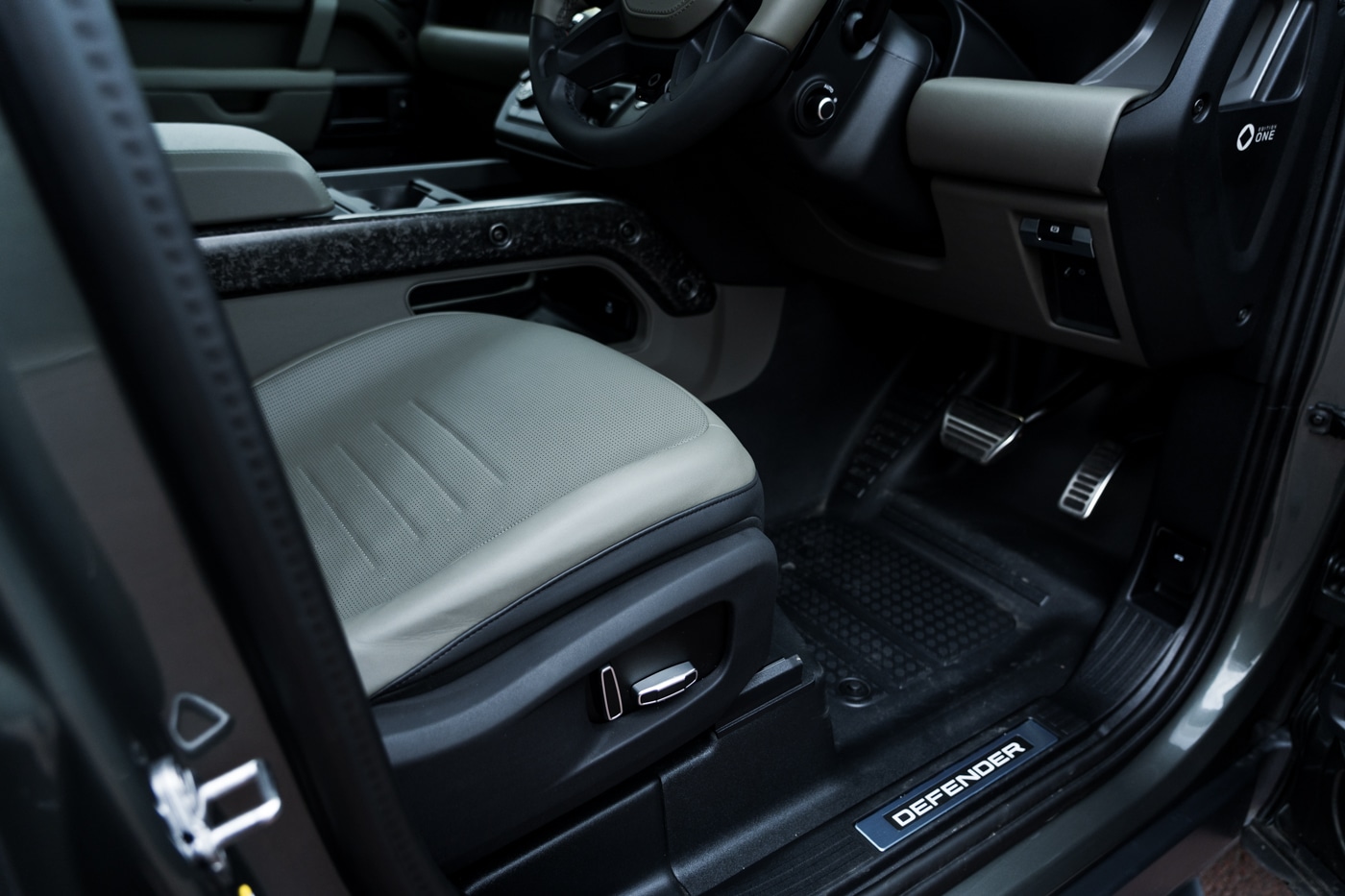 Used Land Rover Defender 2025 for sale - 77810256: Photo 43