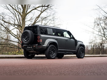 Used Land Rover Defender 2025 for sale - 77810256: Photo