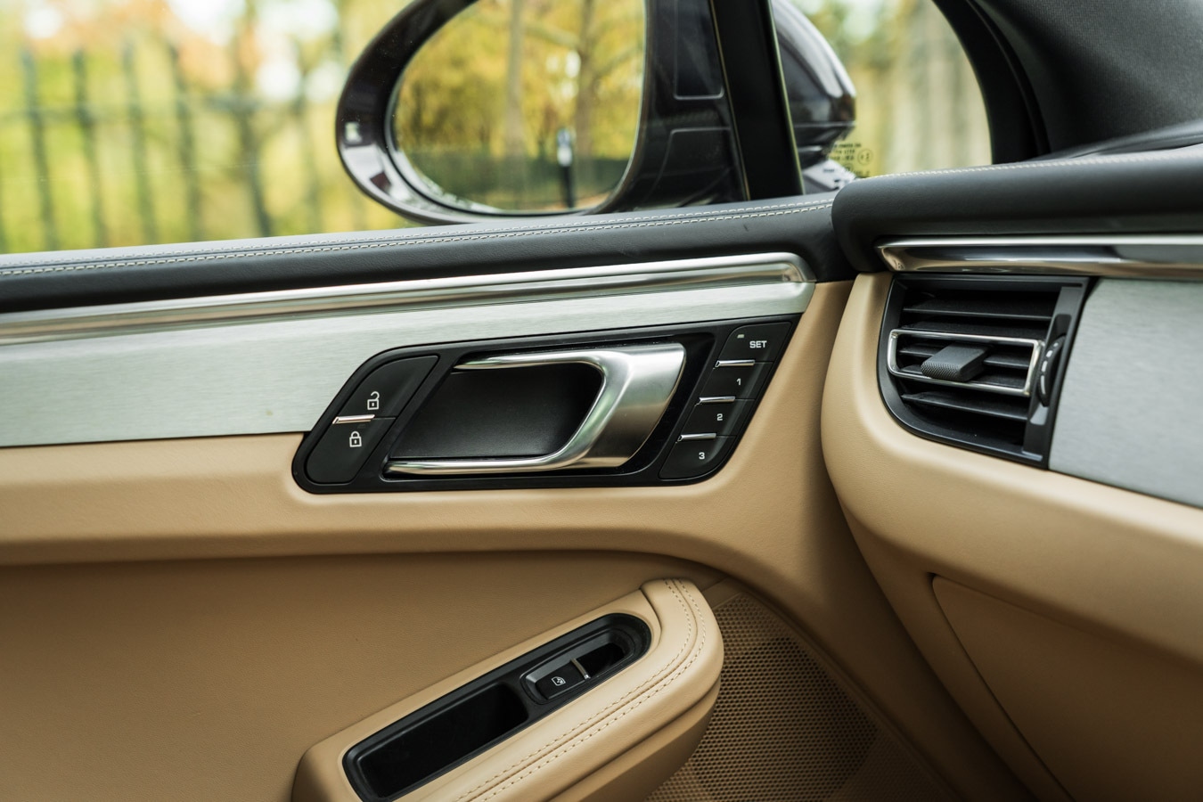 Used Porsche Macan 2023 for sale - 76540027: Photo 41