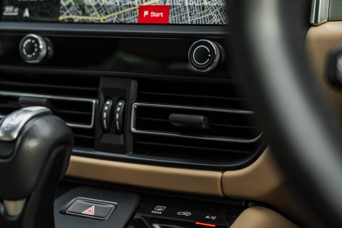 Used Porsche Macan 2023 for sale - 76540027: Photo 45