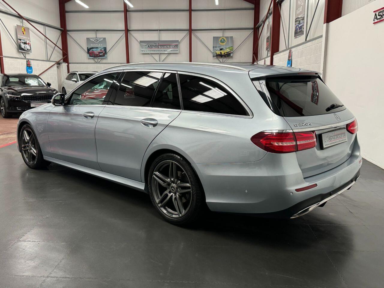 Used Mercedes-Benz E Class for sale - 77658277: Photo 2