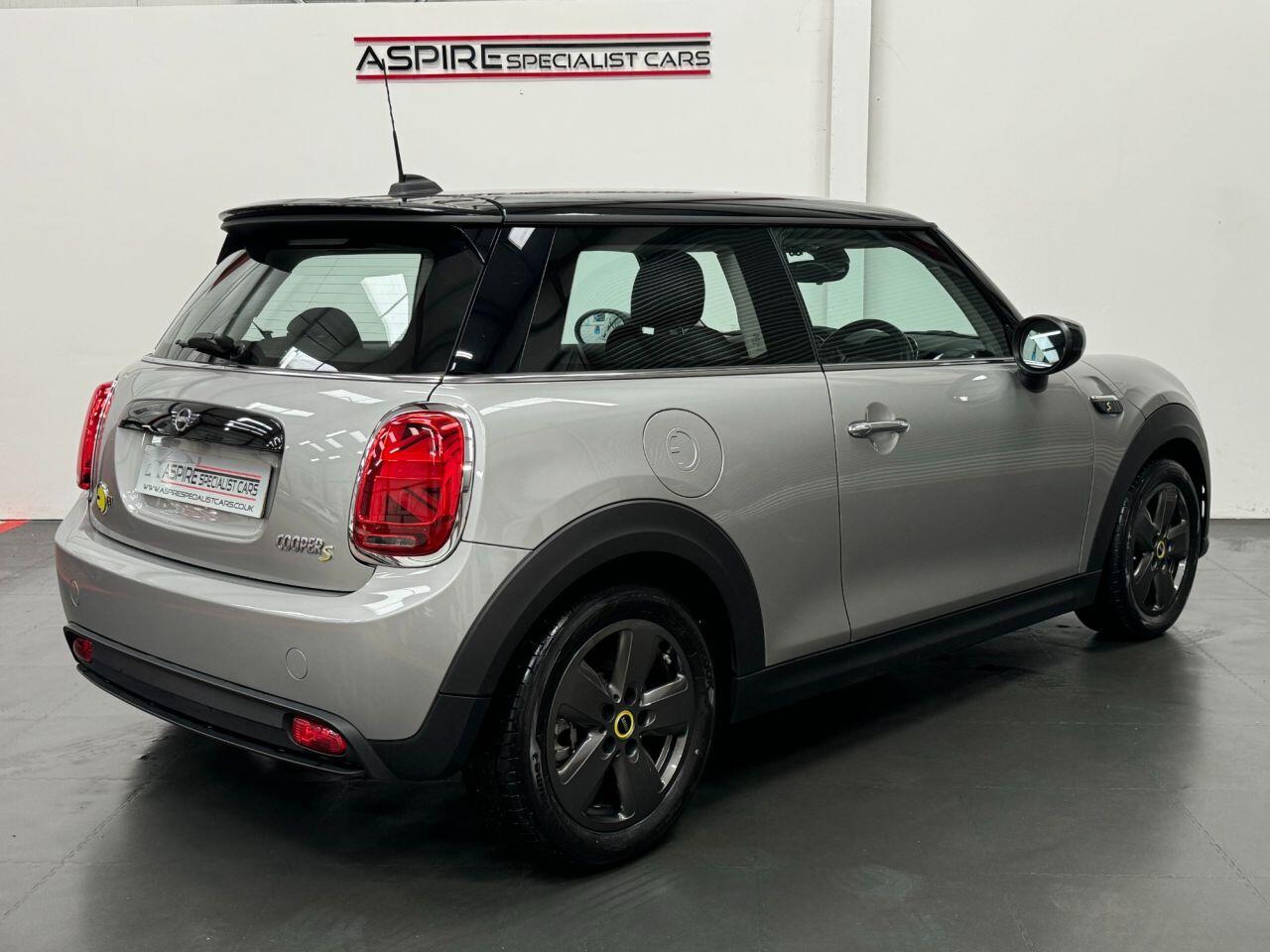Used MINI Hatch 2023 for sale - 77496950: Photo 6