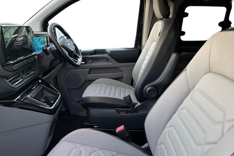 Used Ford E-Tourneo Custom 2025 for sale - 76830249: Photo 10